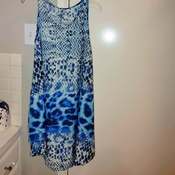 NWOT Isla Bonita tie dye cover up in Blue/Whites one size fits all - Picture 1 of 7